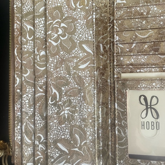 HOBO Cashmere max continental genuine leather wallet - Picture 8 of 10